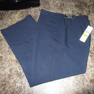 Women's Alfred Dunner Pull on Pants Size 14 short. NWT-46.00.